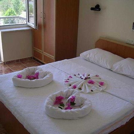 Junior Ozalp Hotel Далян Екстериор снимка